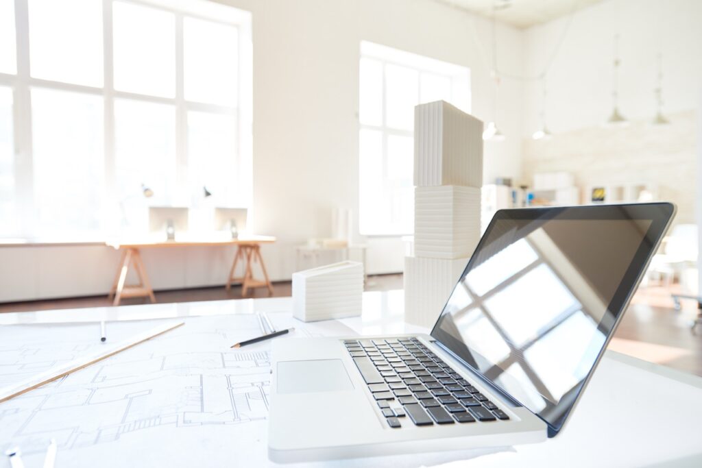 Domowe biuro, jak stworzyć przestrzeń sprzyjającą pracy